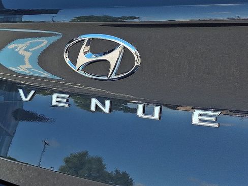 New 2026 Hyundai Venue SEL FWD image 5