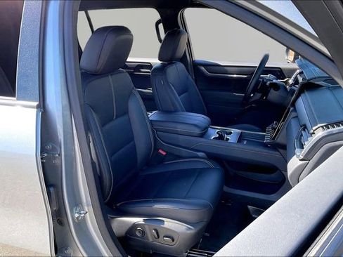 Used 2024 GMC Acadia Elevation w/ Luxury Package image 20