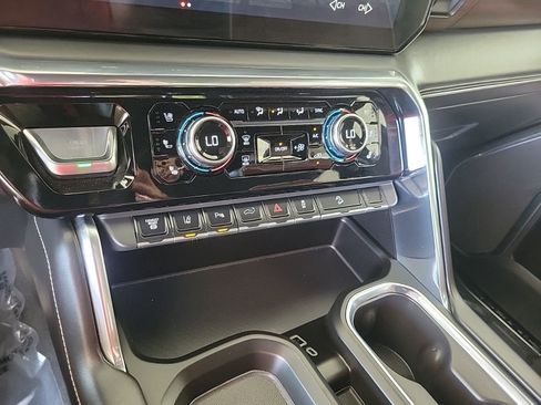 Used 2026 GMC Sierra 2500 Denali Ultimate AWD/4WD image 24