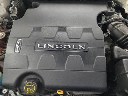 Used 2017 Lincoln MKX Reserve w/ Lincoln MKX Climate Package image 30