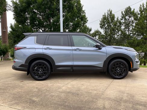 Used 2025 Mitsubishi Outlander SE AWD/4WD image 7