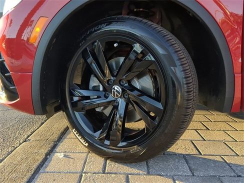 Certified 2024 Volkswagen Tiguan SE R-Line image 35