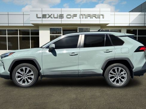 Used 2022 Toyota RAV4 XLE Premium FWD image 2