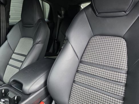 Used 2025 Porsche Cayenne GTS image 5