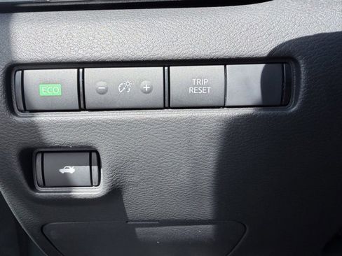 New 2025 Nissan Sentra SR image 19