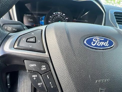 Used 2020 Ford Fusion SE FWD image 22