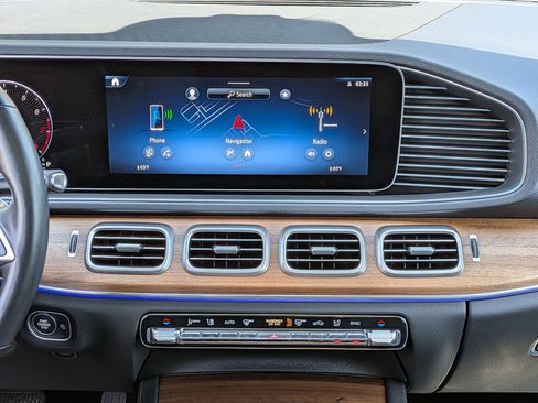 Certified 2024 Mercedes-Benz GLE 350 4MATIC w/ Winter Package image 32