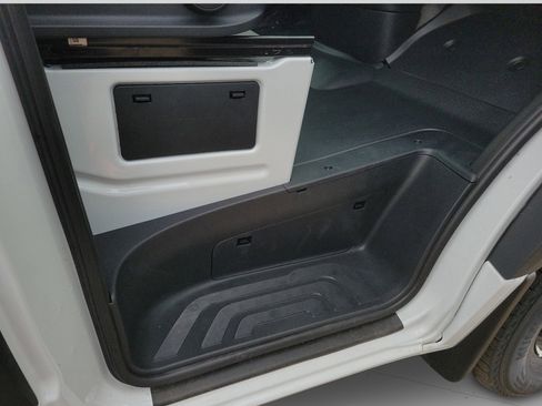 Used 2025 Mercedes-Benz Sprinter 2500 image 25