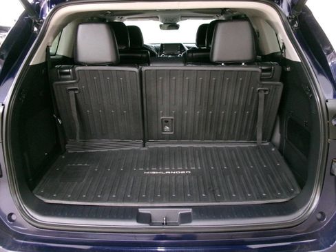 Used 2021 Toyota Highlander Limited AWD/4WD image 29