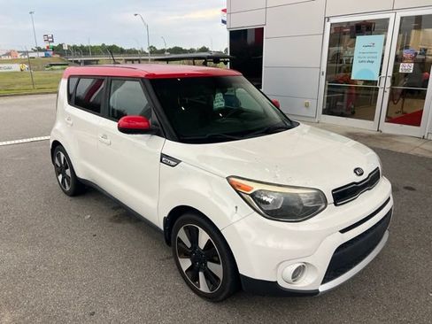 Used 2017 Kia Soul + w/ Designer's Package FWD image 3