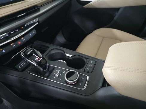 Used 2024 Cadillac XT4 Premium Luxury w/ Technology Package FWD image 26
