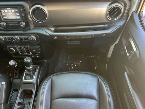 Used 2018 Jeep Wrangler Unlimited Sport S AWD/4WD image 28