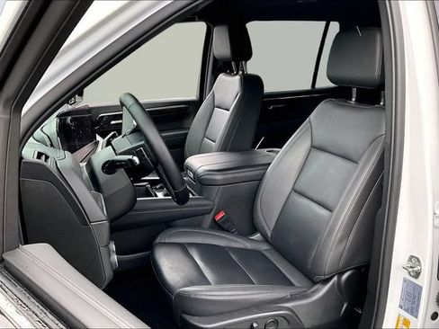 Used 2025 Chevrolet Tahoe LT AWD/4WD image 21