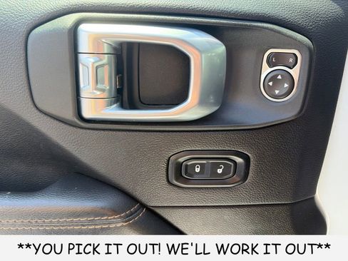 Used 2022 Jeep Wrangler Unlimited Sahara AWD/4WD image 11