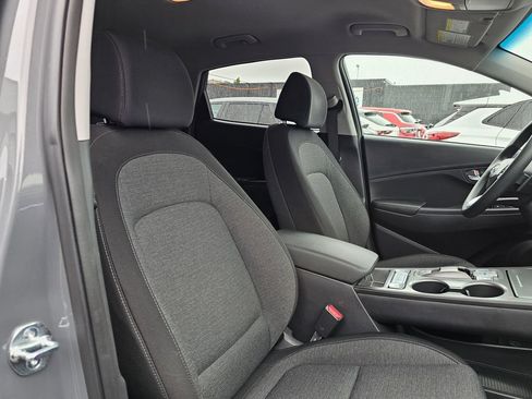 Used 2023 Hyundai Kona SE FWD image 10