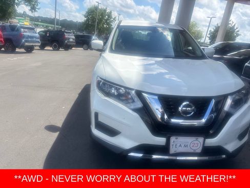 Used 2017 Nissan Rogue S AWD/4WD image 1