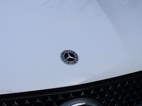 Certified 2023 Mercedes-Benz GLC 300 4MATIC image 2