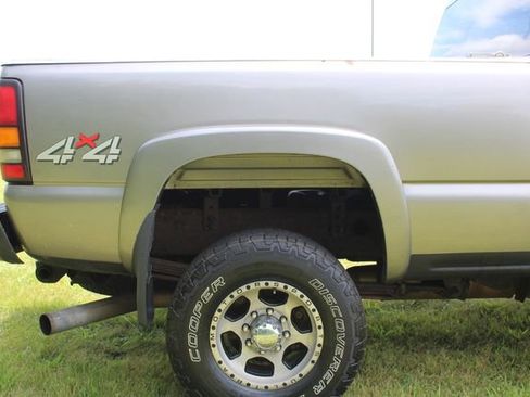 Used 2006 GMC Sierra 2500 SLE w/ Heavy-Duty Power Package image 7