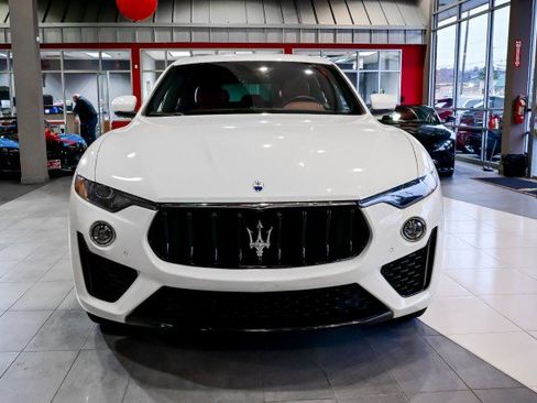 Used 2022 Maserati Levante Modena image 3