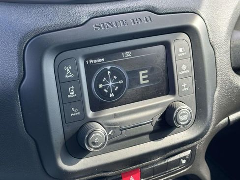 Used 2017 Jeep Renegade Latitude w/ Cold Weather Group image 26