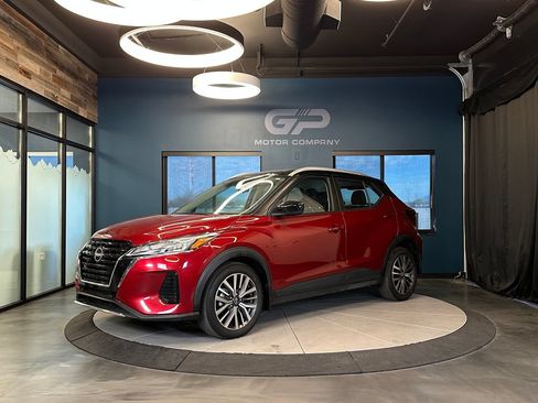 Used 2024 Nissan Kicks SV FWD image 7