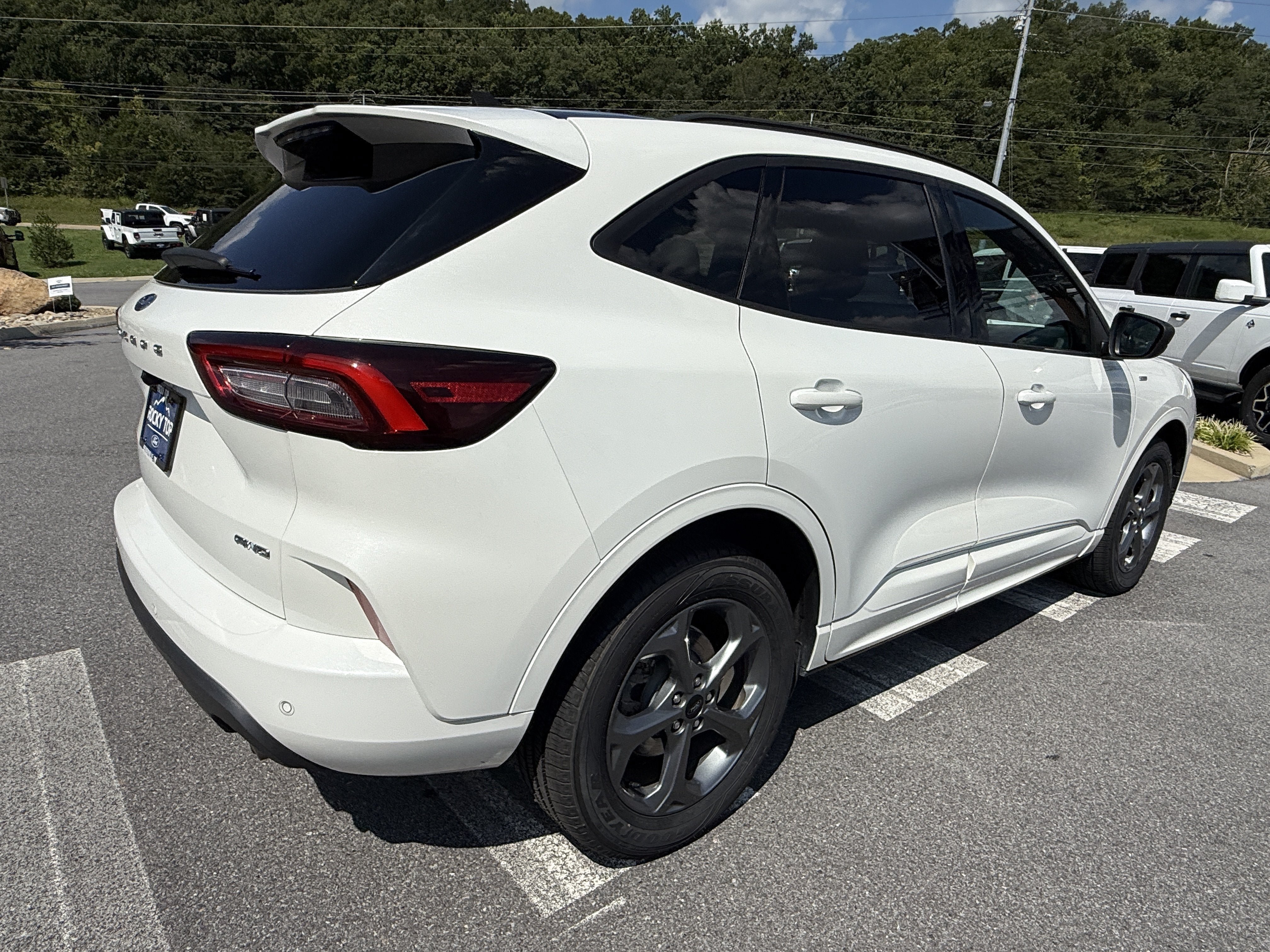 Used 2023 Ford Escape ST-Line w/ Tech Pack #1 AWD/4WD image 5