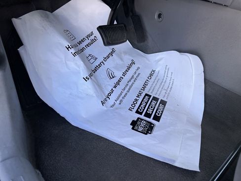 Used 2024 Hyundai Elantra SEL image 17