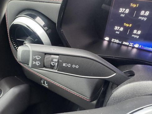 Used 2024 Chevrolet Colorado Z71 w/ Z71 Convenience Package 2 image 18