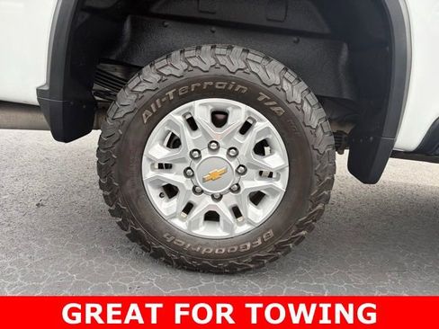 Used 2023 Chevrolet Silverado 2500 LT AWD/4WD image 7