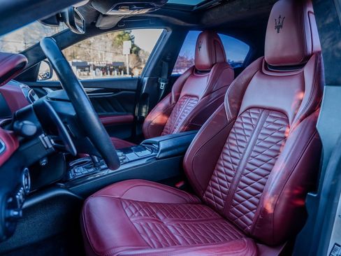 Used 2022 Maserati Ghibli Modena Q4 image 18