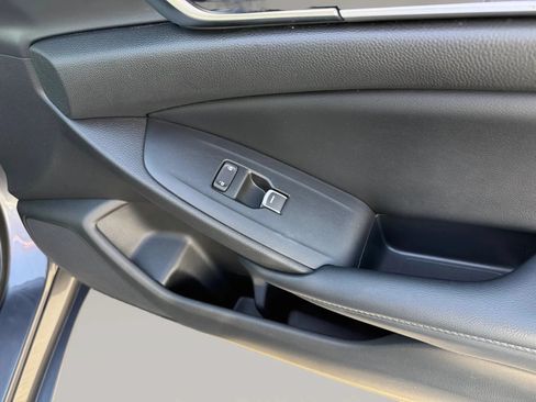Used 2018 Honda Accord Sport image 38