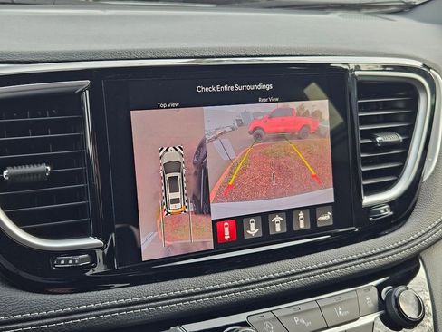 New 2026 Chrysler Pacifica Limited image 25