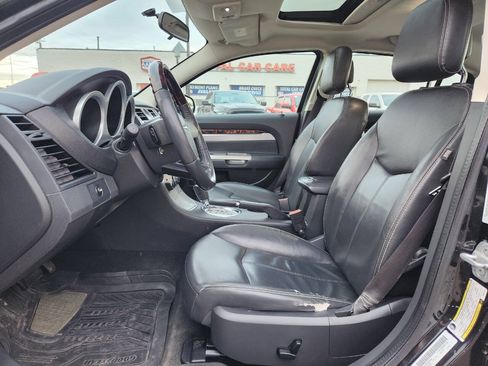 Used 2010 Chrysler Sebring Limited FWD image 12