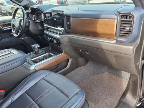 Used 2022 Chevrolet Silverado 1500 High Country w/ Max Trailering Package image 12