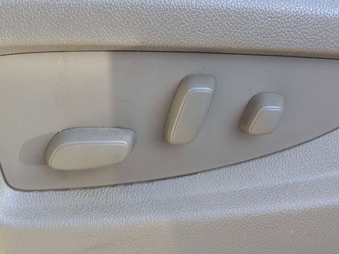 Used 2016 Chevrolet Tahoe LTZ image 18