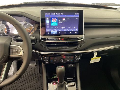 New 2026 Jeep Compass Latitude w/ Sun and Sound Group AWD/4WD image 25