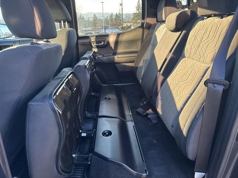 Used 2020 Toyota Tacoma TRD Sport image 25