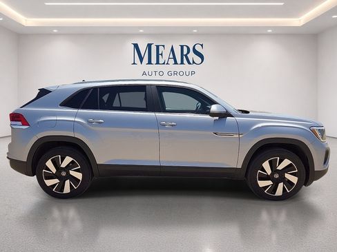 Used 2024 Volkswagen Atlas Cross Sport SE FWD image 6