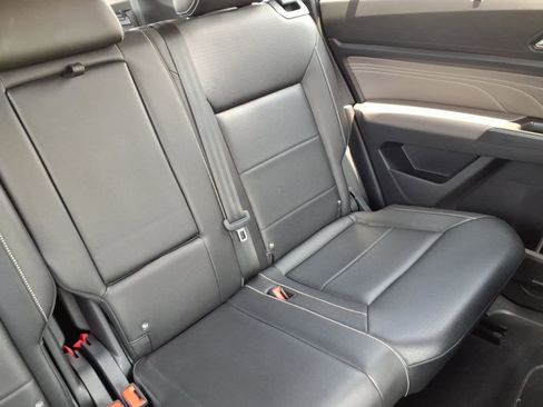 Used 2023 Volkswagen Atlas SE FWD image 24