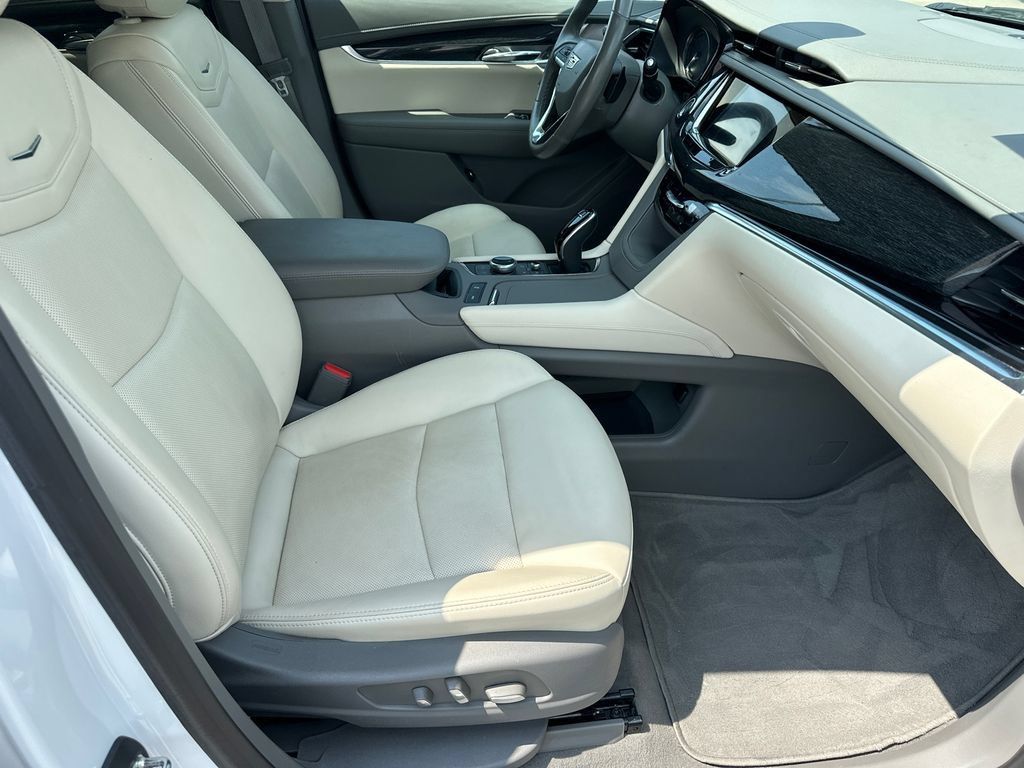 Certified 2023 Cadillac XT6 Premium Luxury w/ Technology Package AWD/4WD image 13