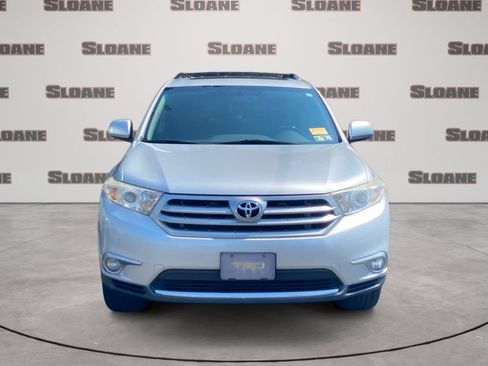 Used 2011 Toyota Highlander SE w/ Tow Pkg AWD/4WD image 2