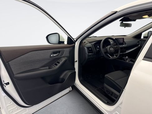 Used 2023 Nissan Rogue SV AWD/4WD image 9