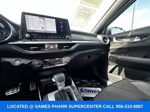 Used 2023 Kia Forte GT-Line w/ GT-Line Premium Package FWD image 11