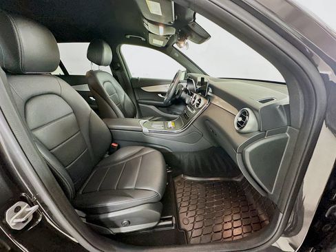 Certified 2022 Mercedes-Benz GLC 300 image 28