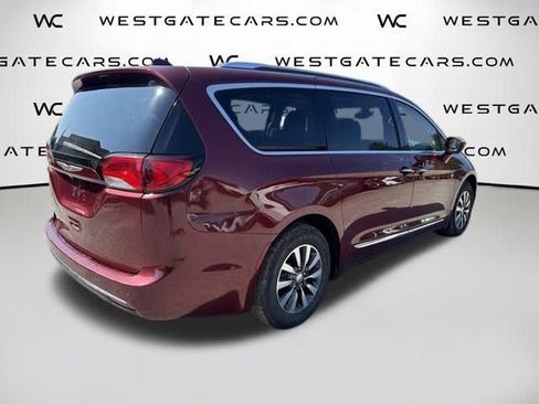 Used 2020 Chrysler Pacifica Touring-L Plus FWD image 7