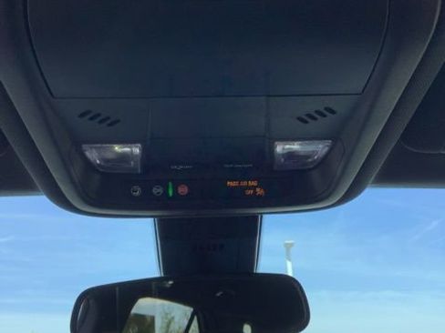 Used 2022 Chevrolet Equinox RS w/ RS Leather Package image 33