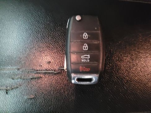 Used 2019 Kia Optima LX image 32