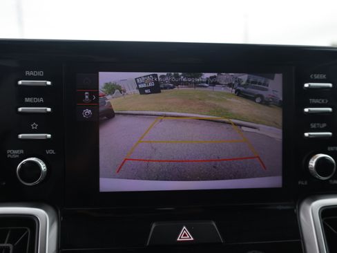 Used 2022 Kia Sorento LX FWD image 17