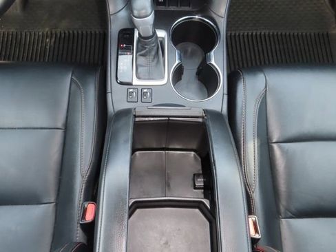 Used 2018 Toyota Highlander XLE image 23