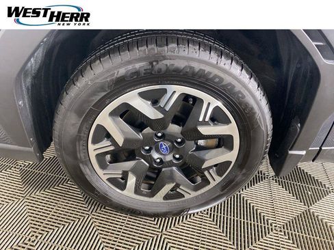 Used 2025 Subaru Forester Premium AWD/4WD image 28